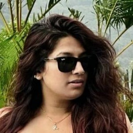 Naakte gelekte OnlyFans-foto van Rasha Kirmani
