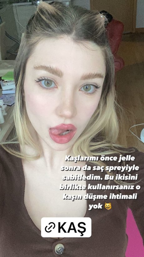 Naakte gelekte OnlyFans-foto van Kardelen Oeztas