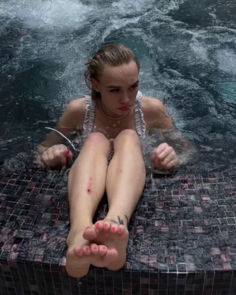 Naakte gelekte OnlyFans-foto van Diana Shurigina