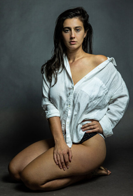 Naakte gelekte OnlyFans-foto van Model Seraphina