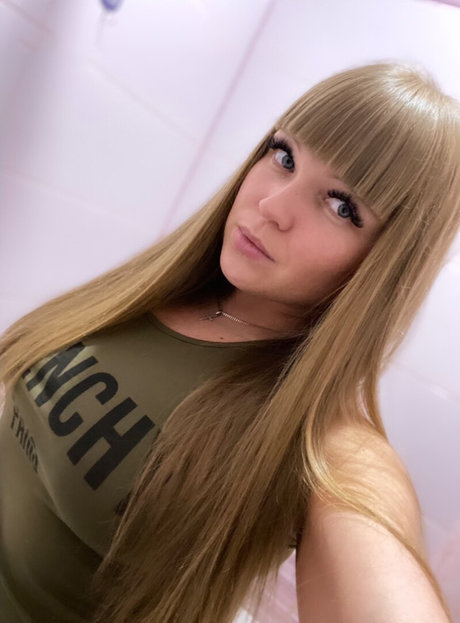 Naakte gelekte OnlyFans-foto van Rude In Life