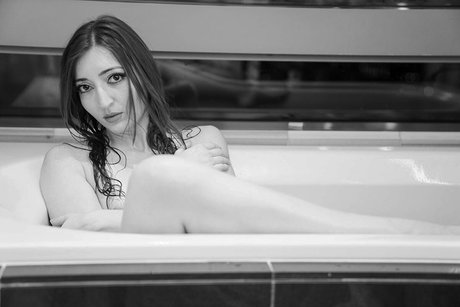 Naakte gelekte OnlyFans-foto van Luisa Ladeveze