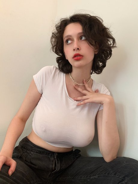 Naakte gelekte OnlyFans-foto van Helga Amor