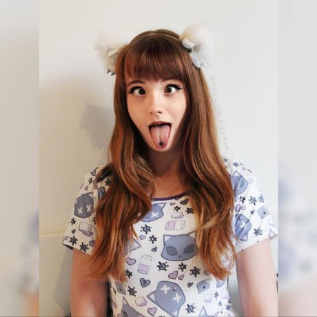 Naakte gelekte OnlyFans-foto van Nekuma