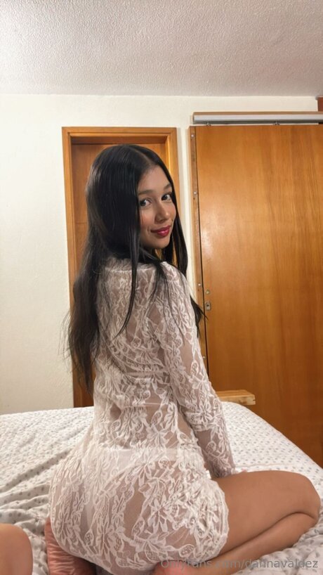 Naakte gelekte OnlyFans-foto van Dannavaldez