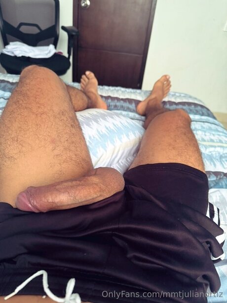 Naakte gelekte OnlyFans-foto van Mmtjulianortiz