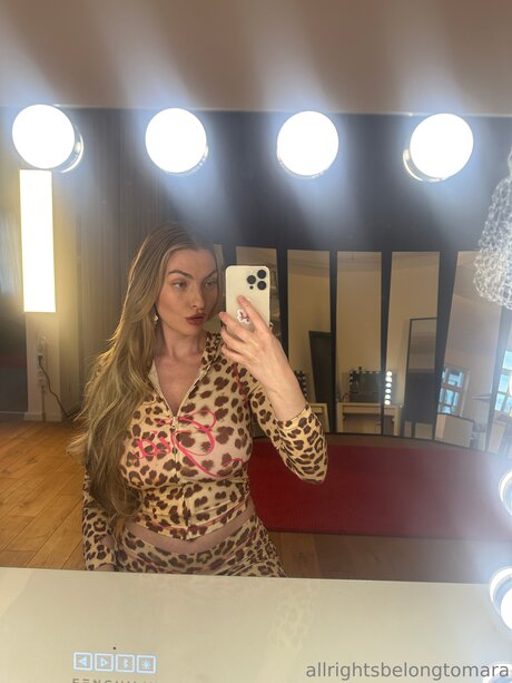 Naakte gelekte OnlyFans-foto van Maralinxo