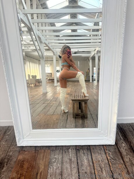 Naakte gelekte OnlyFans-foto van Pvz Feet