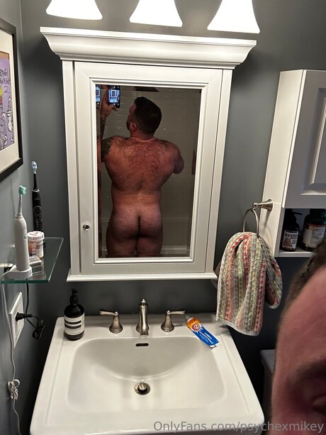 Naakte gelekte OnlyFans-foto van Psychexmikey
