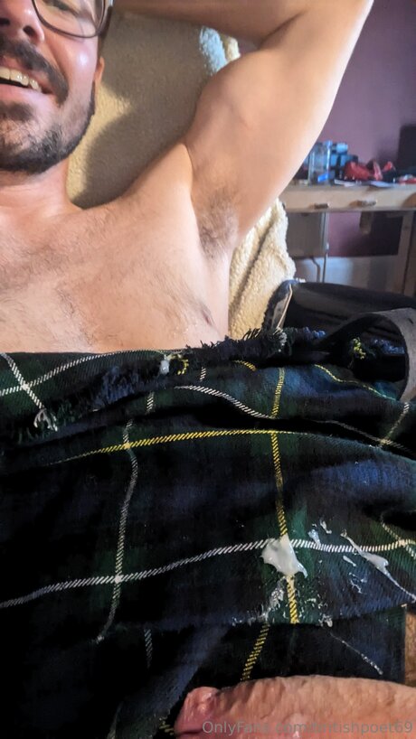 Naakte gelekte OnlyFans-foto van Britishpoet69