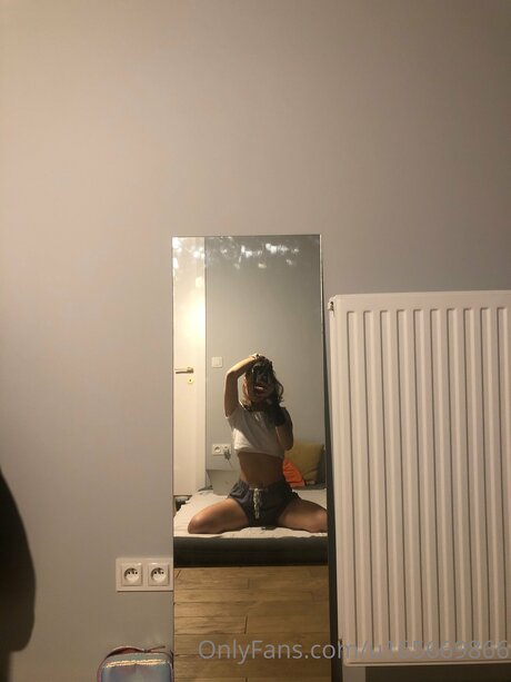 Naakte gelekte OnlyFans-foto van U165669866
