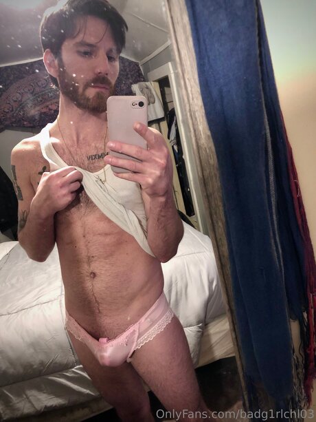 Naakte gelekte OnlyFans-foto van Badg1rlchl03