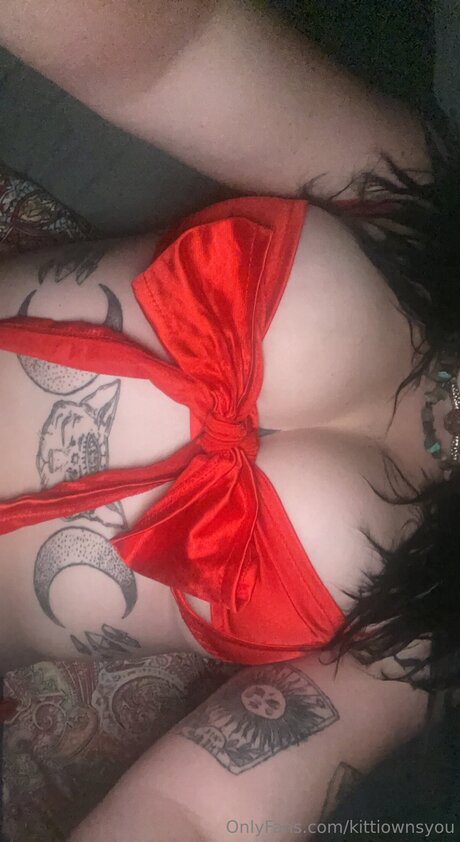 Naakte gelekte OnlyFans-foto van Kittiownsyou