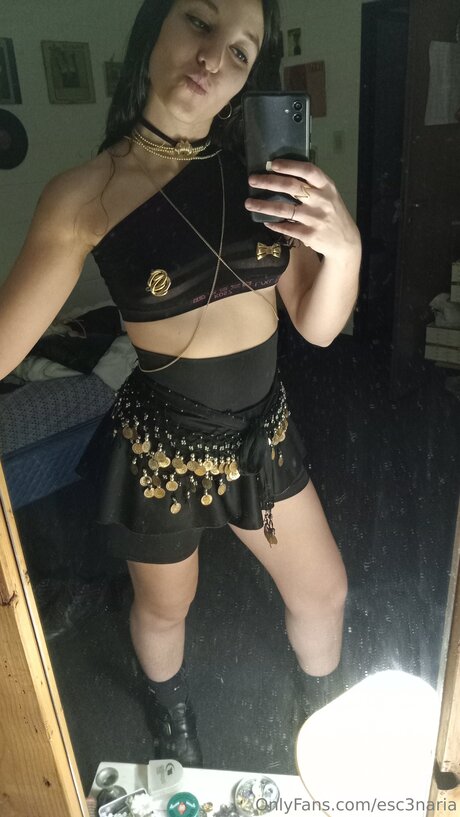 Naakte gelekte OnlyFans-foto van Esc3naria