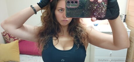 Naakte gelekte OnlyFans-foto van Goddess Venusta