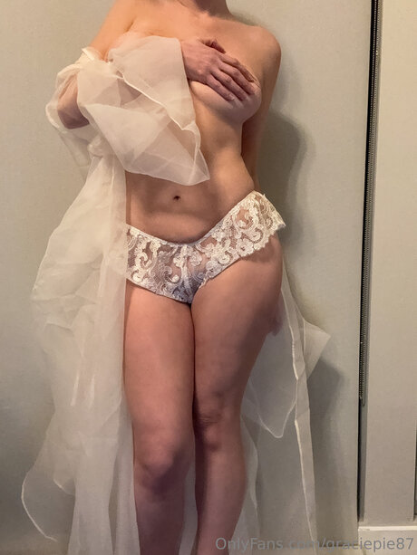 Naakte gelekte OnlyFans-foto van Graciepie87
