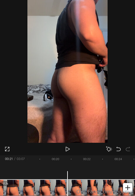 Naakte gelekte OnlyFans-foto van Aegyoyo