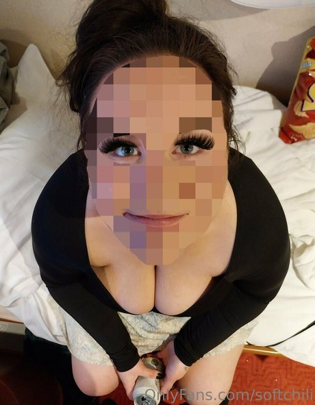Naakte gelekte OnlyFans-foto van Softchili