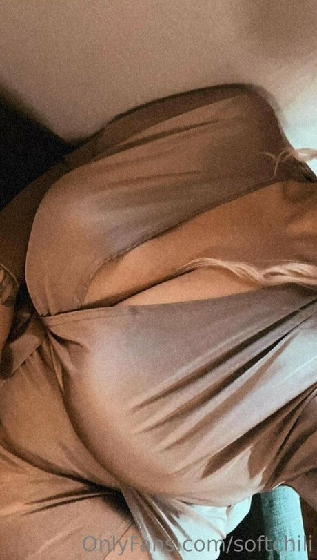 Naakte gelekte OnlyFans-foto van Softchili