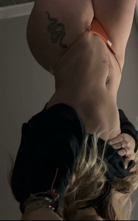 Naakte gelekte OnlyFans-foto van Abbey Hinson