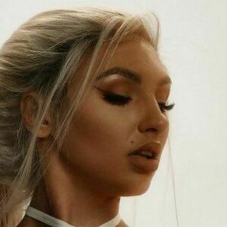 Naakte gelekte OnlyFans-foto van Iryna Ivanova