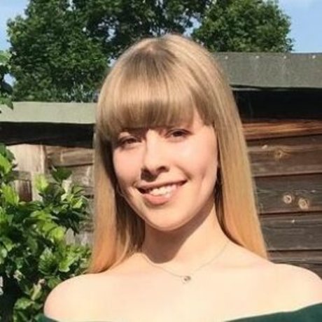 Naakte gelekte OnlyFans-foto van Abbie Budden