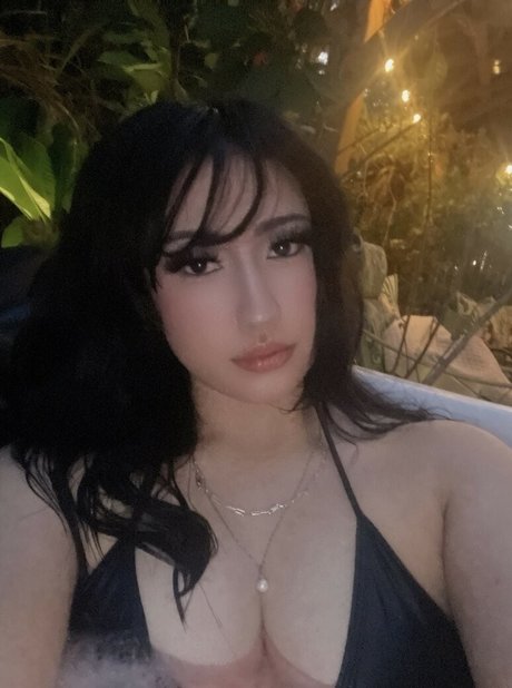 Naakte gelekte OnlyFans-foto van Suilios