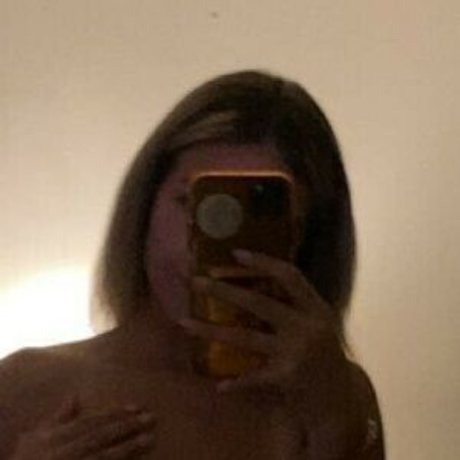 Naakte gelekte OnlyFans-foto van Throatgoatsells