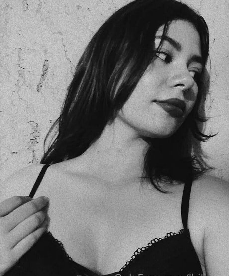 Naakte gelekte OnlyFans-foto van Boneth