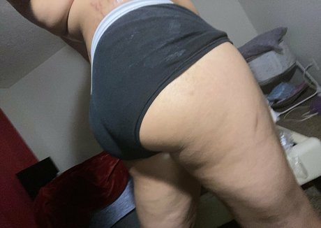 Naakte gelekte OnlyFans-foto van Bonniexclyde18
