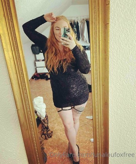 Naakte gelekte OnlyFans-foto van Lunaloufoxfree