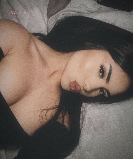 Naakte gelekte OnlyFans-foto van I Will Buy