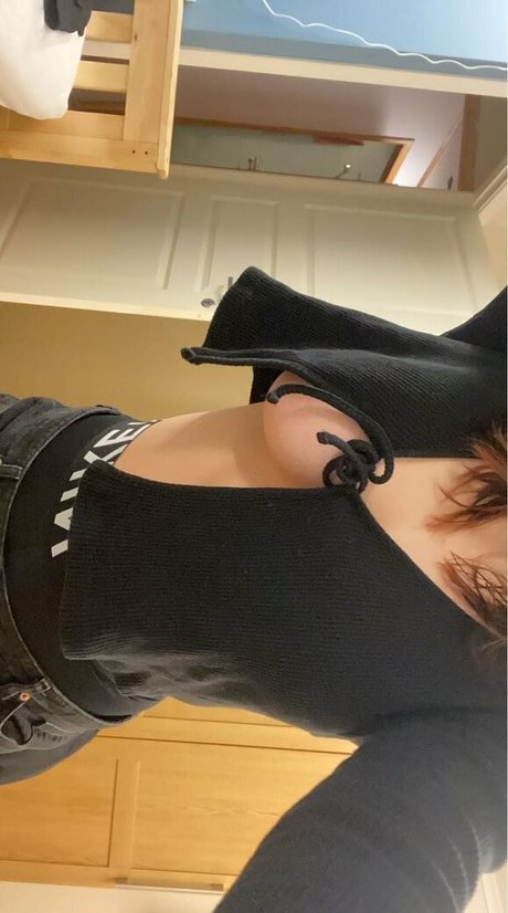 Naakte gelekte OnlyFans-foto van Allyoursbabyfree