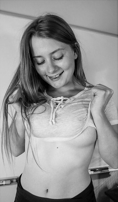 Naakte gelekte OnlyFans-foto van Emmisppv