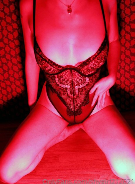 Naakte gelekte OnlyFans-foto van Shygirl212021