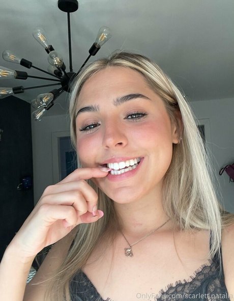 Naakte gelekte OnlyFans-foto van Alessandranatalia