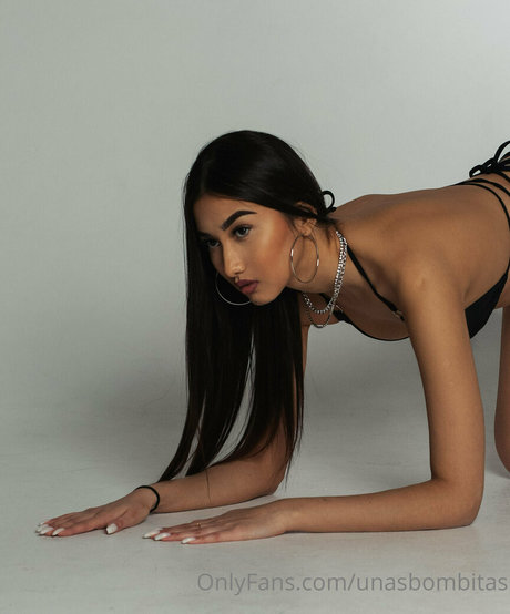 Naakte gelekte OnlyFans-foto van Unasbombitas