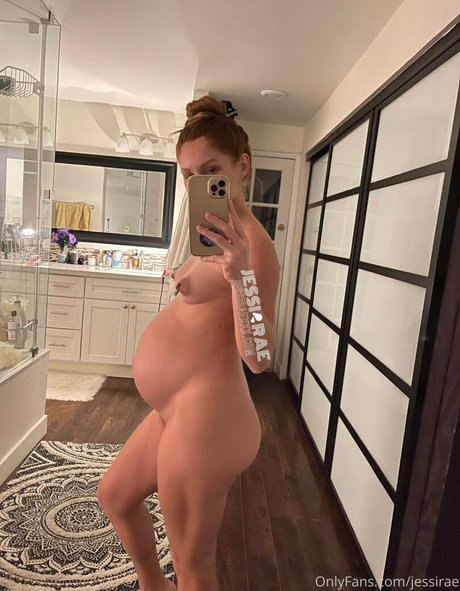 Naakte gelekte OnlyFans-foto van Jessirae