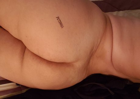 Naakte gelekte OnlyFans-foto van Jen Red