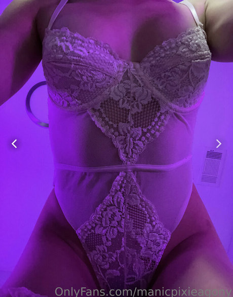 Naakte gelekte OnlyFans-foto van Manicpixieagony