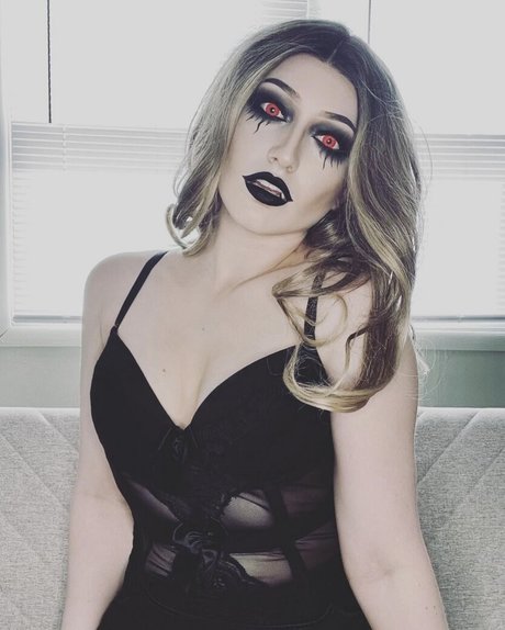 Naakte gelekte OnlyFans-foto van Maisielynnie