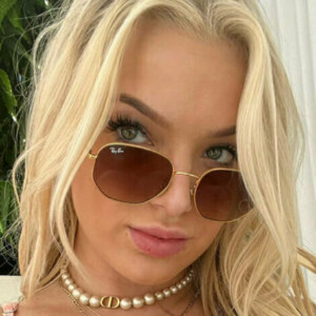 Naakte gelekte OnlyFans-foto van Katerinacarney