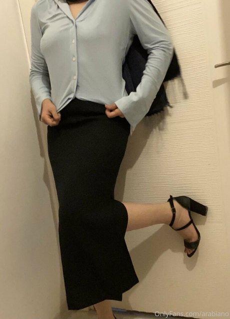 Naakte gelekte OnlyFans-foto van Arabiano