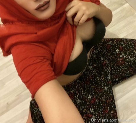 Naakte gelekte OnlyFans-foto van Arabiano