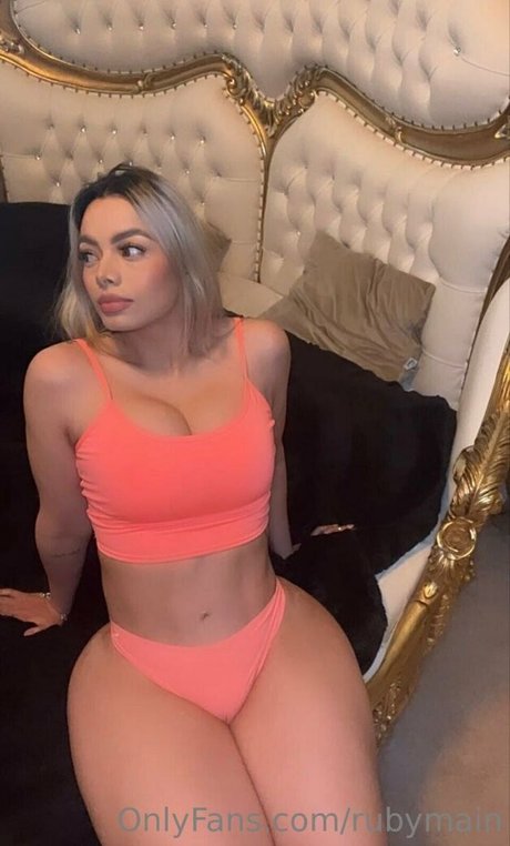 Naakte gelekte OnlyFans-foto van Ruby Main