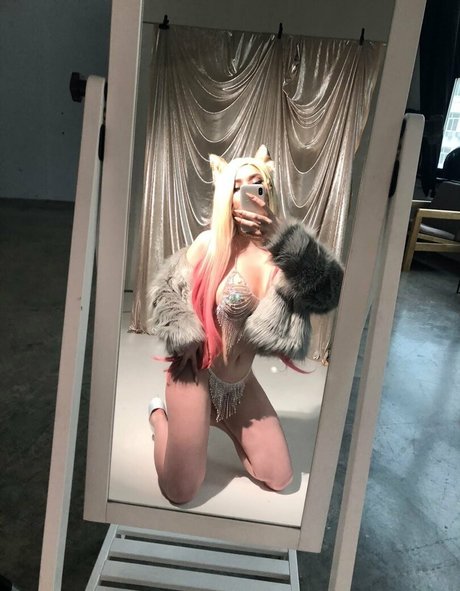 Naakte gelekte OnlyFans-foto van Hessakai