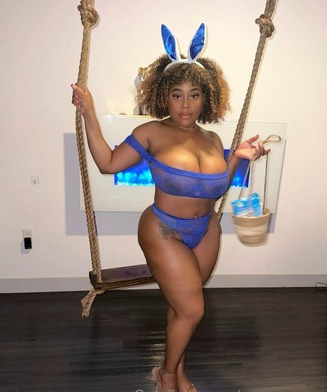Naakte gelekte OnlyFans-foto van Msyummys
