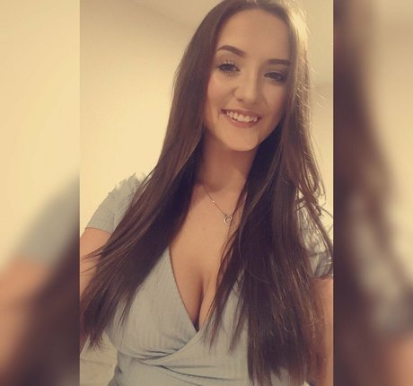 Naakte gelekte OnlyFans-foto van Scoopy