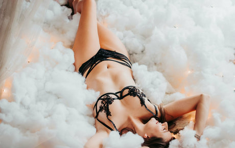 Naakte gelekte OnlyFans-foto van Buuur15