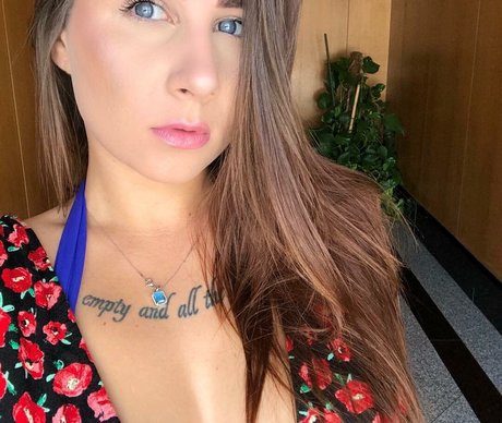 Naakte gelekte OnlyFans-foto van Paola Holk